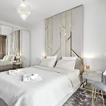 Golden Suite, River&old Town View, Free Parking Apartamento Bratislava