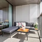 Apartman Golden Suite, River&old Town View, Free Parking