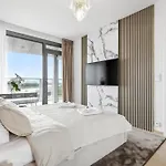 Golden Suite, River&old Town View, Free Parking * Bratislava