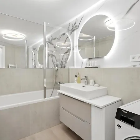 Golden Suite, River&old Town View, Free Parking דירה ברטיסלאבה