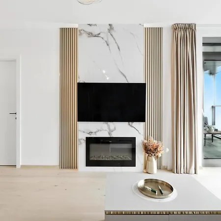 Apartament Golden Suite, River&old Town View, Free Parking *