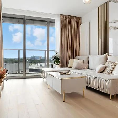 Golden Suite, River&old Town View, Free Parking * Bratysława
