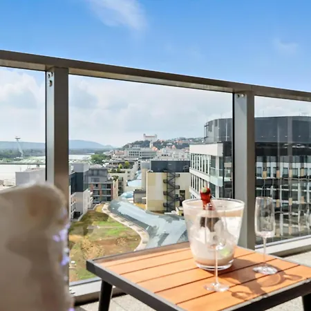 Golden Suite, River&old Town View, Free Parking ברטיסלאבה