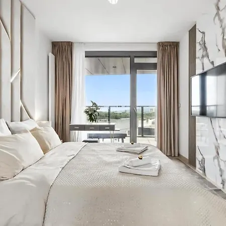 아파트 Golden Suite, River&old Town View, Free Parking *