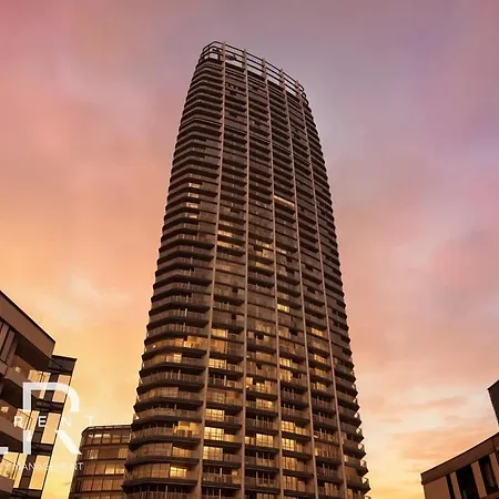 Golden Suite, River&old Town View, Free Parking