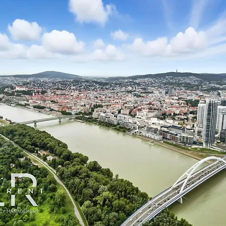 Golden Suite, River&old Town View, Free Parking Apartmán