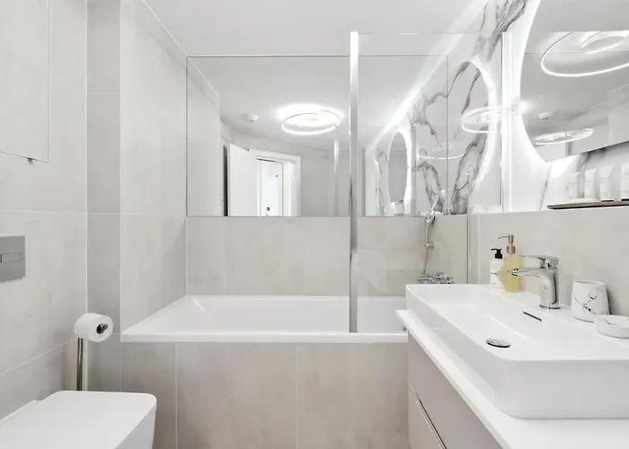 아파트 Golden Suite, River&old Town View, Free Parking 브라티슬라바