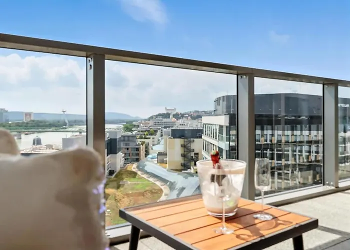 아파트 Golden Suite, River&old Town View, Free Parking *