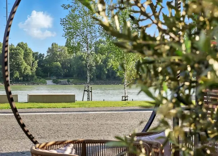 Golden Suite, River&old Town View, Free Parking 아파트 *