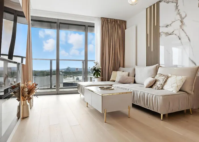 Golden Suite, River&old Town View, Free Parking Apartment Pressburg